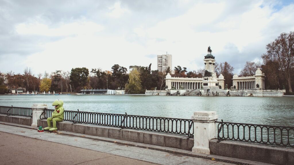 Retiro’s lake with the Crystal Palace in the background